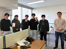 �ʐ^2�F��|����A�Y��ɂȂ����������ŏW���ʐ^